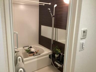 浴室暖房乾燥機能付きユニットバスです。※家具・調度品は付きません。