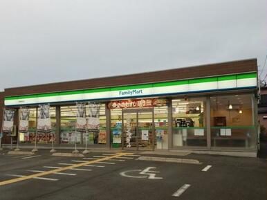 ファミリーマート 岩槻西町店