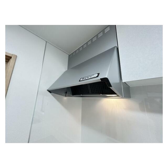 「キッチン」レンジフード新品交換しております