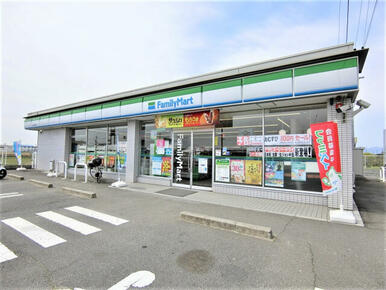ファミリーマート稲沢平和平池店
