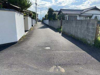 南側　接道　位置指定道路　東より撮影