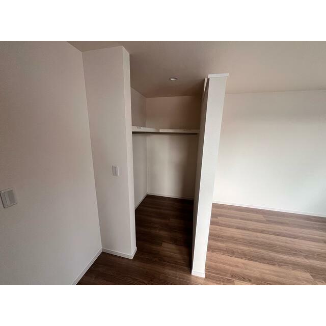 お洋服好きならコーディネートに悩むのも楽しみのひとつ（1号棟）