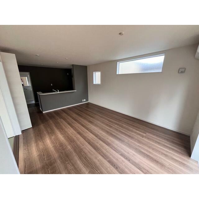 変化のあるクロス（壁紙）で奥行きと立体感の感じられる空間に（1号棟）