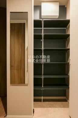下駄箱付なので、玄関はいつでもスッキリ片付きますね☆