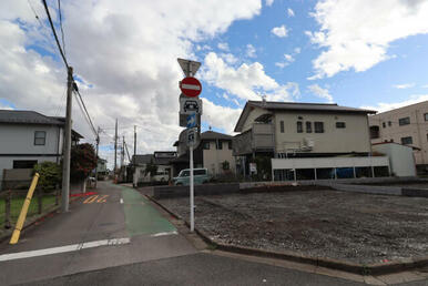 前面道路含む現地（造成後）