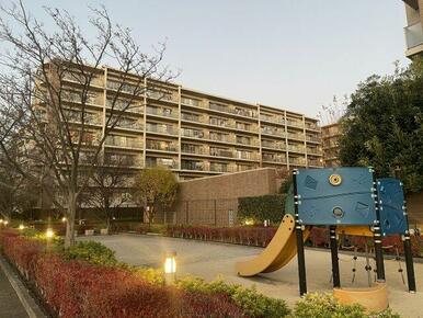 パーティスペース、ゲストルームなど、豊かな共用施設