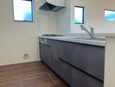 新居の素敵なキッチンで自炊のレパートリーもマシマシ（1号棟）