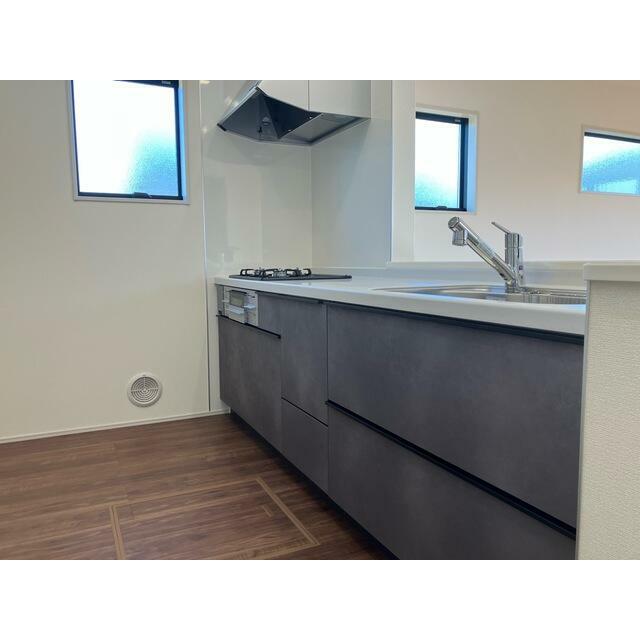 新居の素敵なキッチンで自炊のレパートリーもマシマシ（1号棟）