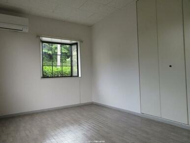 エアコンは無償貸与品。