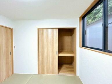 一階和室の収納の様子です