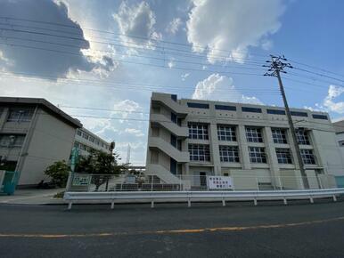 寝屋川市立第二中学校