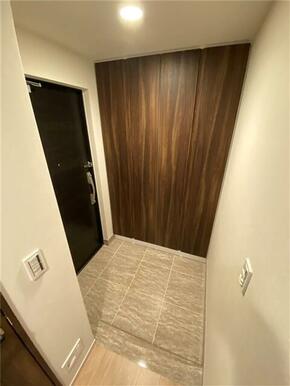 玄関（大容量シューズボックス）