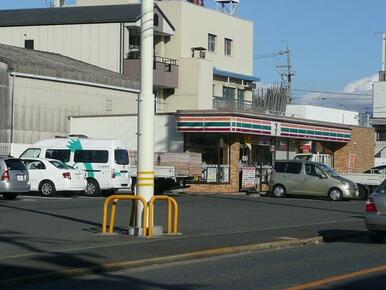 セブンイレブン名古屋葉池町店