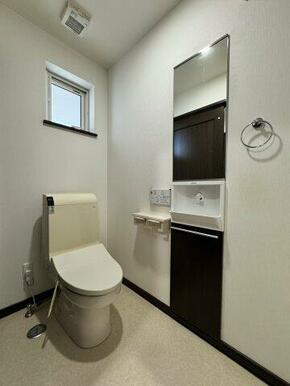 １階トイレ：手洗いもついております。