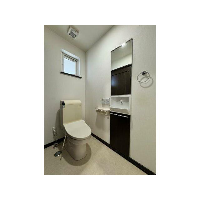 １階トイレ：手洗いもついております。