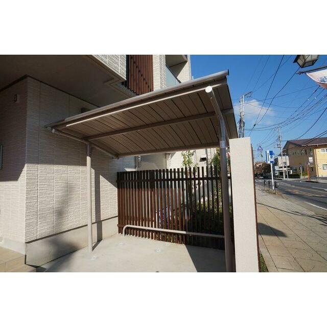 入居者専用の駐輪場です。屋根付きとなっております。