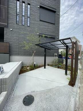 屋根付き駐輪場完備！