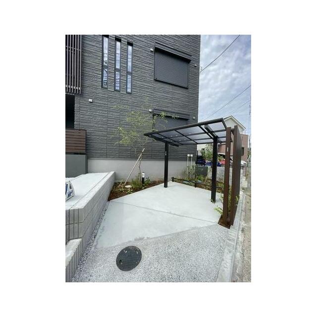 屋根付き駐輪場完備！