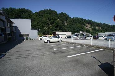 ◆各世帯駐車場２台付きです◆