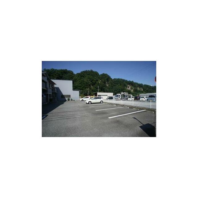 ◆各世帯駐車場２台付きです◆