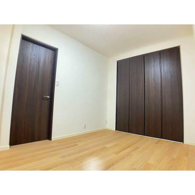 北東洋室約６帖