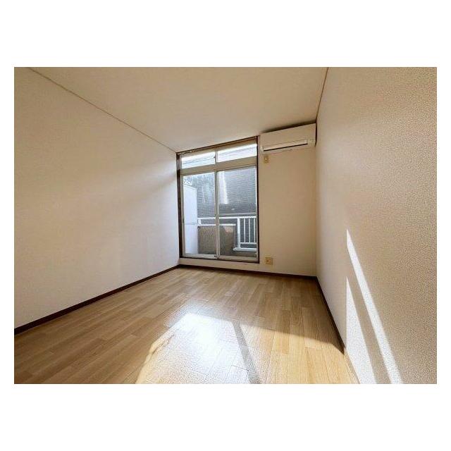 エアコン付の洋室