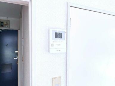 来訪者の確認のできるモニタ付インターホン