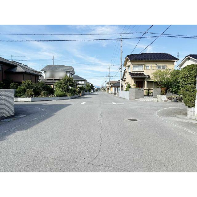 前面道路 北東向き