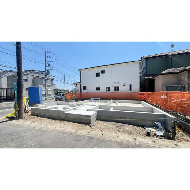 基礎ができ、これから上棟していきます。