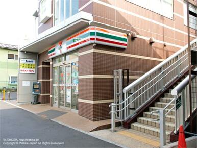 セブンイレブン　横浜反町駅前店