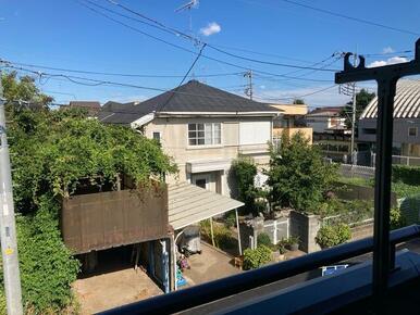 忙しくても一日に一度は外の眺めを見ながらリラックスタイムを（2号棟）