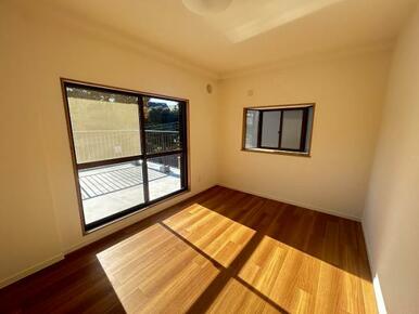 2階南側6帖洋室