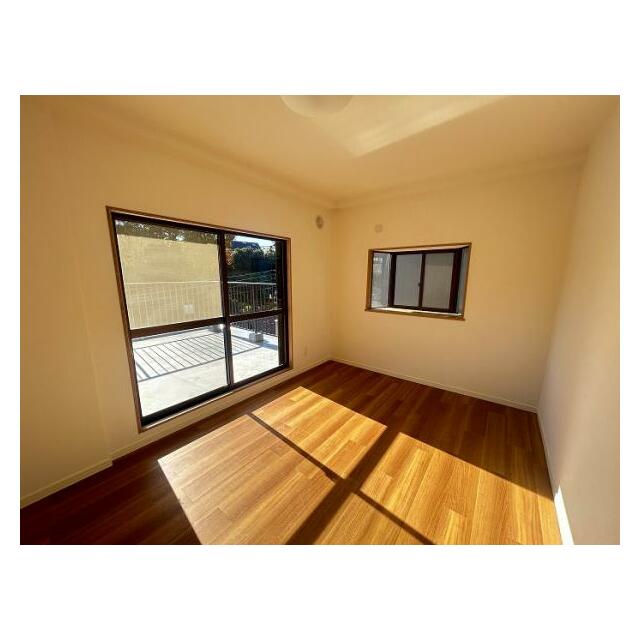 2階南側6帖洋室