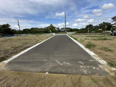 前面道路（南側から撮影）