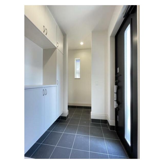 家族の靴がしまえるシューズボックス付き！SICにはベビーカーや子供の遊び道具なども収納できますよ＾＾