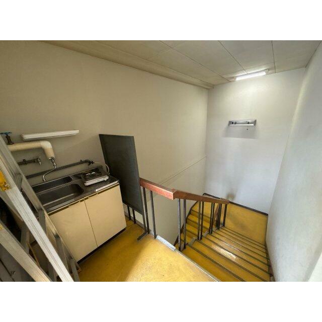 4階階段ホール