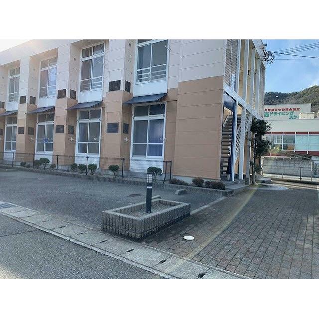 敷地内