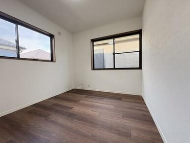 「北側洋室約5.2帖」クローゼット収納