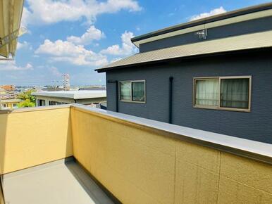 「バルコニー」バルコニーからの眺望です。