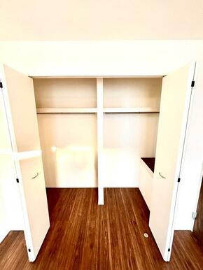 普段着もお気に入りの1着もここに収納！（1号棟）