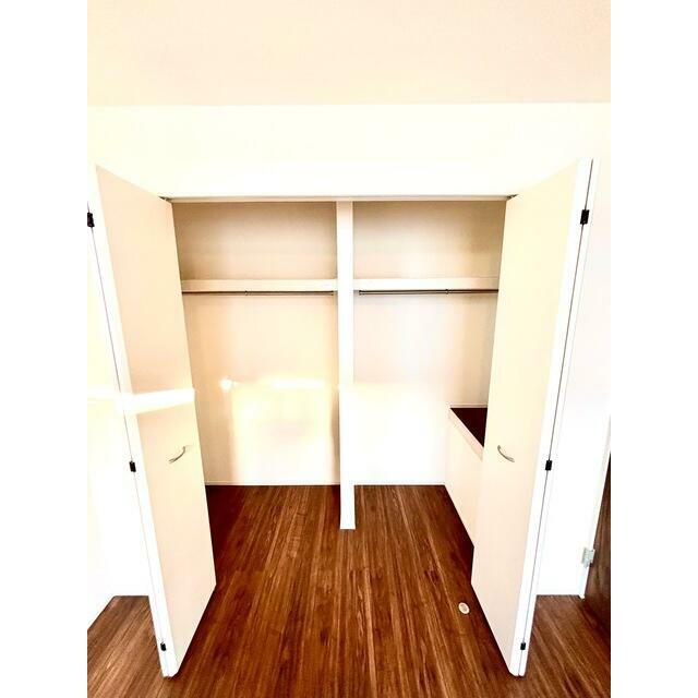 普段着もお気に入りの1着もここに収納！（1号棟）