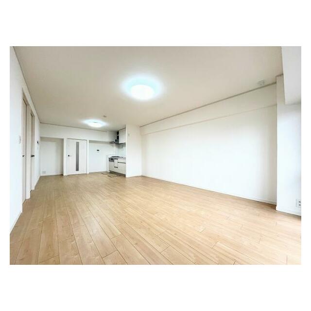 「LDK約16帖」リビングからキッチンの火元が見えて安心です