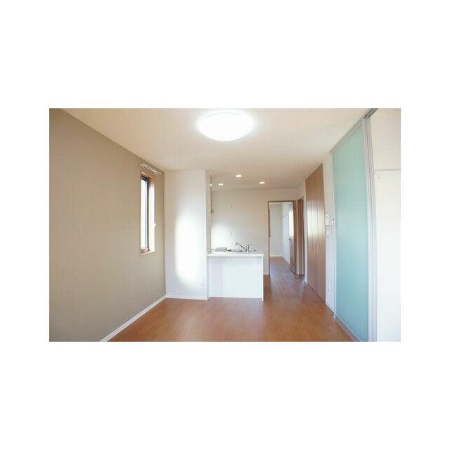 吊戸棚のない対面式キッチンのため、お部屋をスッキリ演出します☆