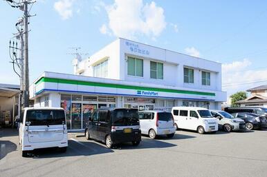 ファミリーマート 熊本益城広崎店