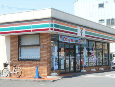 セブンイレブン横浜中川８丁目店