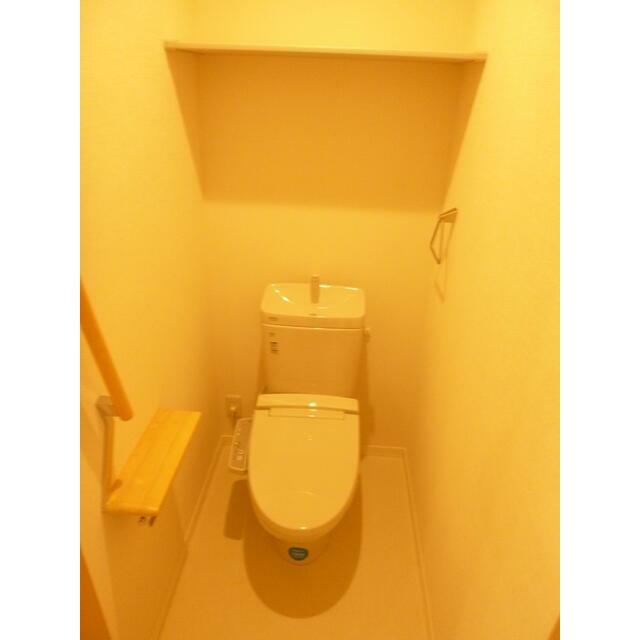 洗浄便座付のトイレです