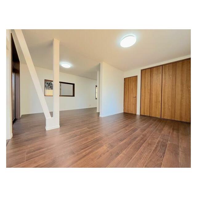 「1階LDK＿約22帖」別の角度の写真です。