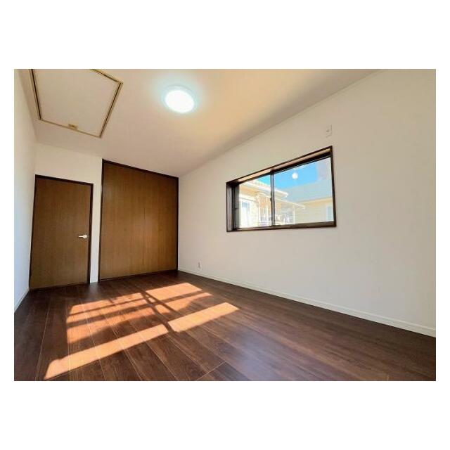 「2階南東側洋室＿約7.5帖」別の角度からの写真です。