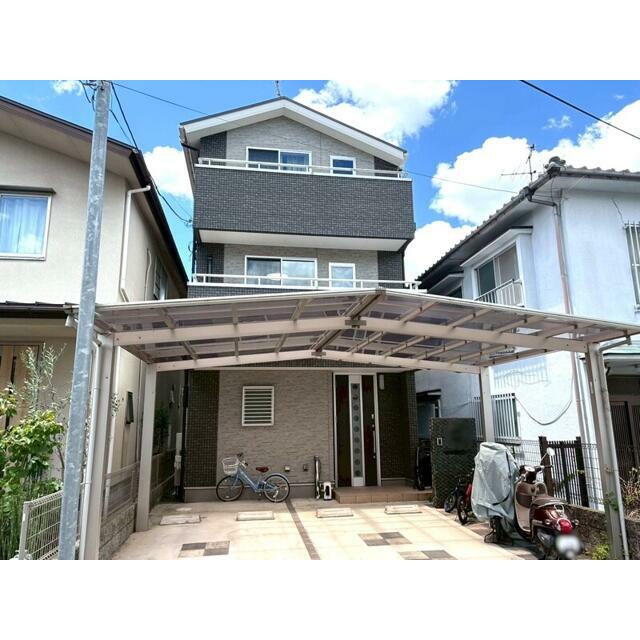 平成２６年４月建築！設備充実！１Ｆにサンルーム、２Ｆにテラス＆バルコニー、３Ｆにバルコニーあり！