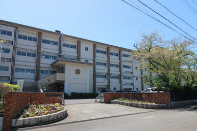 一宮市立浅井中小学校